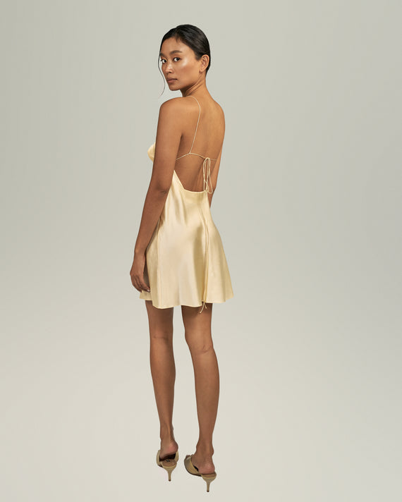 NUDE 02